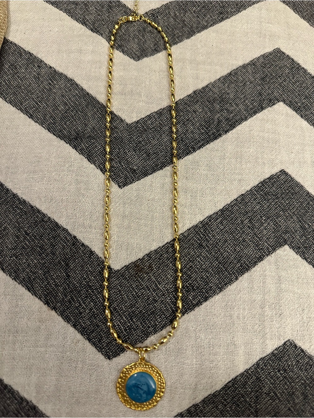 Handmade! Gold tone Necklace with Blue Stone Pendant - new!! Stainless steel